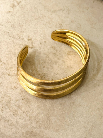 Drievoudige Lijn Geborsteld Gouden Armbandarmband