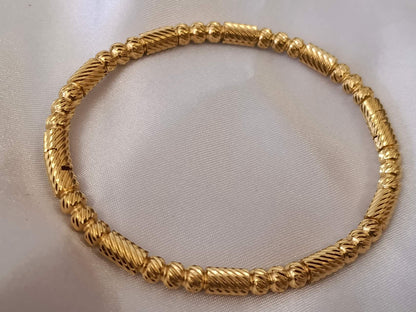18K verguld roestvrijstalen armband met sluiting: Modelo en relieve