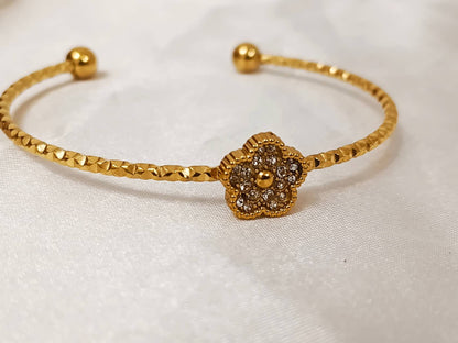 Open armband bloem roestvrij staal goud 18K PVD: Flor de 5 petalos